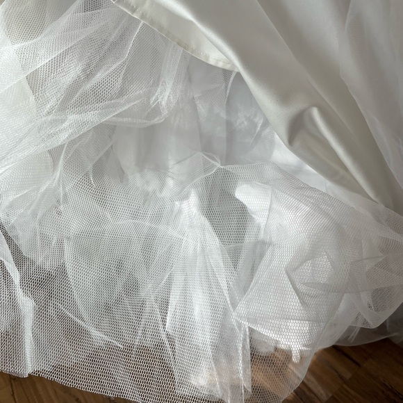 JEWEL Davids Bridal Tiered Tulle Wedding Ball Gown White Beaded Strapless Train - Picture 10 of 16